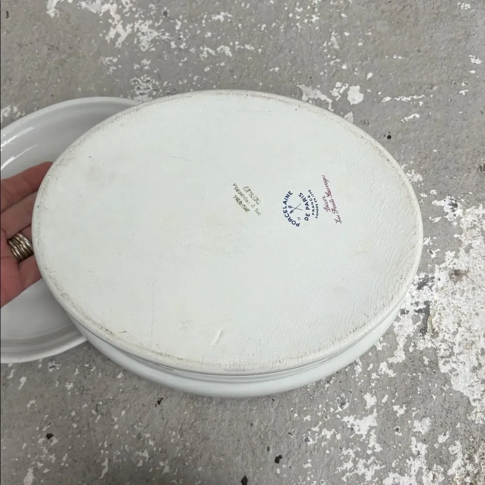 Porcelaine de Paris casserole dish
